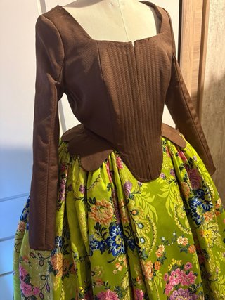 Traje de Fallera Verde y Marrón