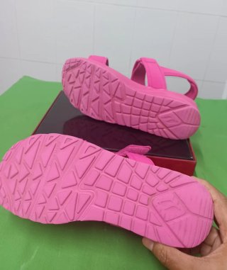 Sandalias Skechers rosas