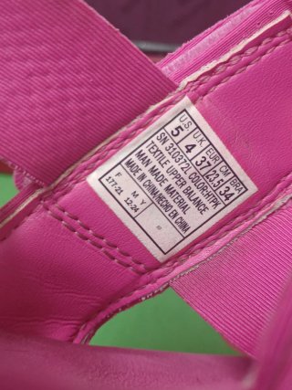 Sandalias Skechers rosas