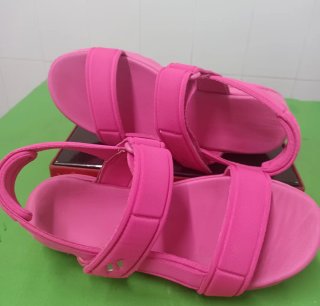 Sandalias Skechers rosas