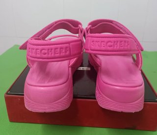 Sandalias Skechers rosas