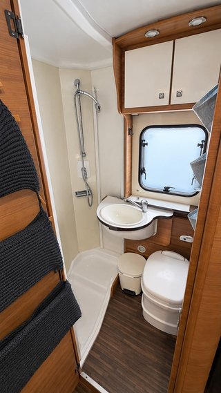 Autocaravana Elnagh Baron 22 de 7 Plazas