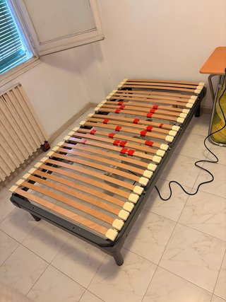 Cama articulada con colchón antiescaras