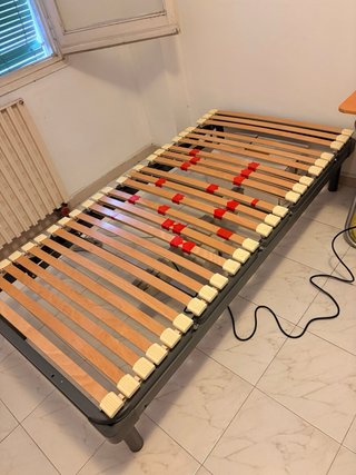 Cama articulada con colchón antiescaras