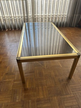 Mesa de centro metal dorado y cristal