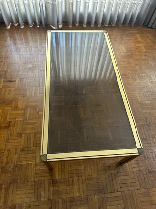 Mesa de centro metal dorado y cristal
