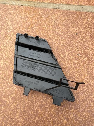 Tapa Gancho Remolque Toyota Yaris Negra