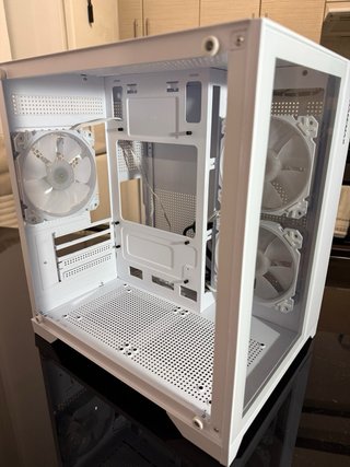 Pack Gaming: PC Infinity Gemax + RL 240 + B650M