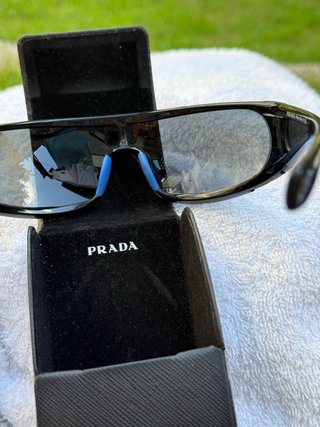 Occhiali da sole Prada neri e blu