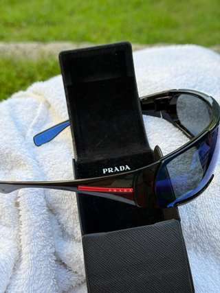 Occhiali da sole Prada neri e blu