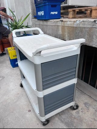 Camarera hostelería 3 estantes