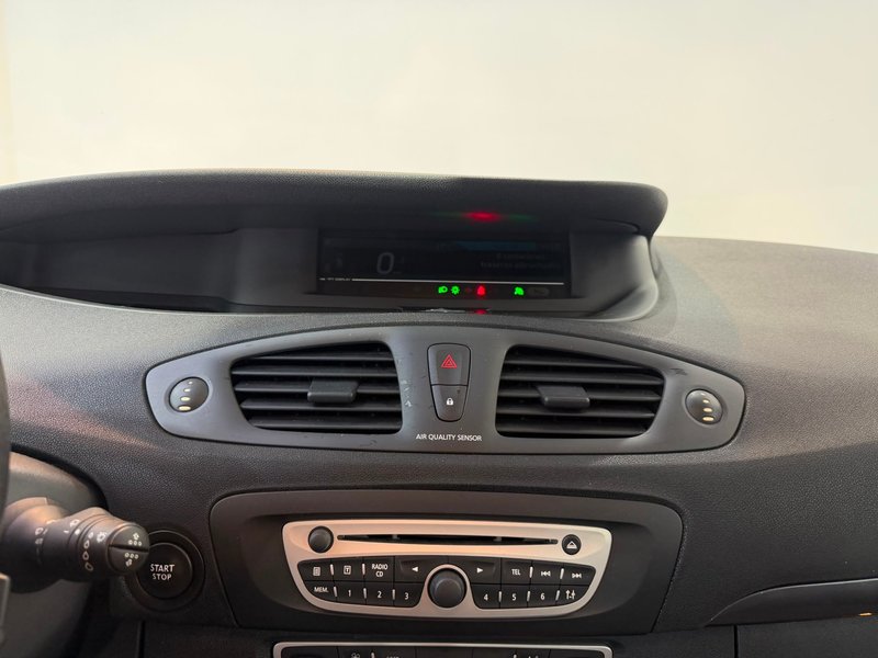Renault Scénic 1.6 Expression 2012, foto 12