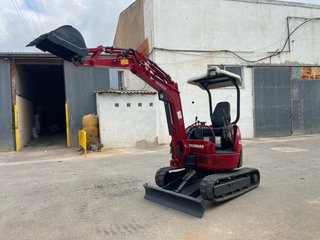 Mini excavadora roja