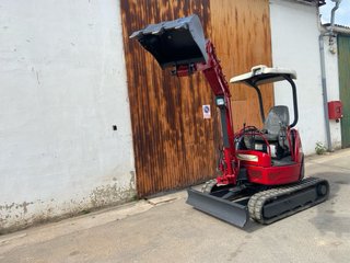 Mini excavadora roja