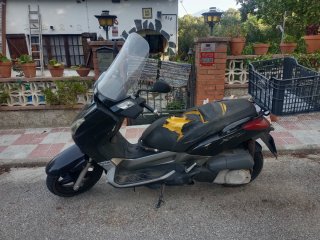 Yamaha Xmax 250i Maxi Scooter Negra