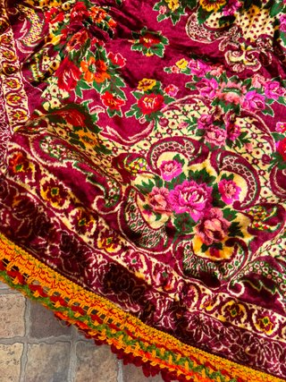 Colcha alfombra terciopelo floral