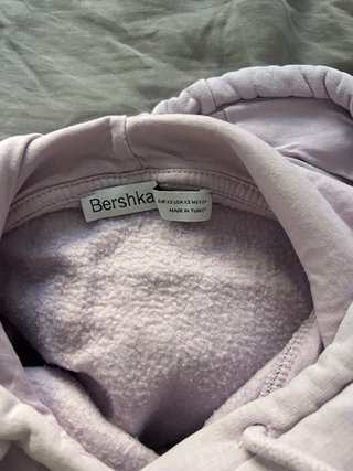Sudadera Bershka Morada con Estampado Blanco