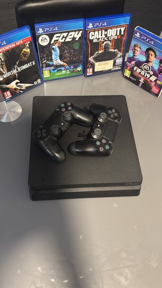 PS4 Slim 500GB + 2 Mandos