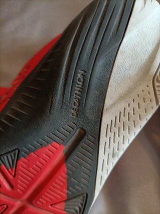 Botas fútbol sala niño rojas y plateadas