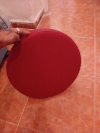 Cojín redondo rojo
