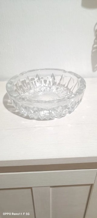 Cenicero de cristal tallado