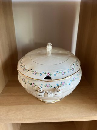 Jarrón de porcelana con flores