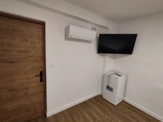 Habitación grande en piso compartido