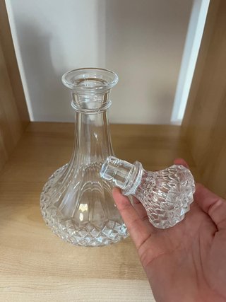 Jarrón de cristal tallado con tapón