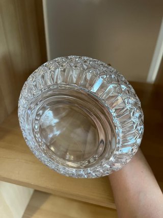 Jarrón de cristal tallado con tapón