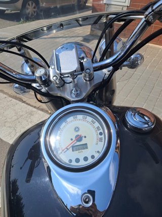 Yamaha XVS 1100 Drag Star con extras
