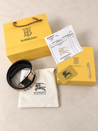 Cinturón Burberry Reversible TB Hebilla