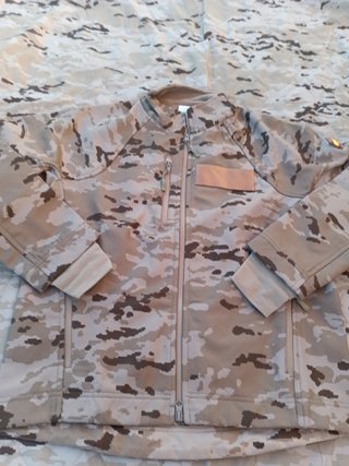 Chaqueta arido pixelado