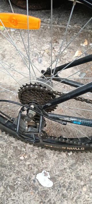 Bicicleta B'TWIN Negra y Azul