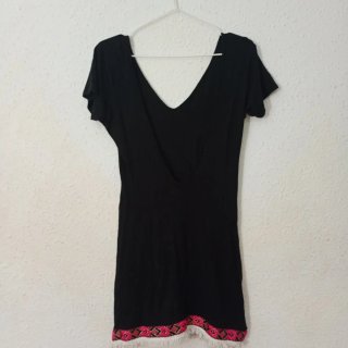 Vestido negro con detalle étnico