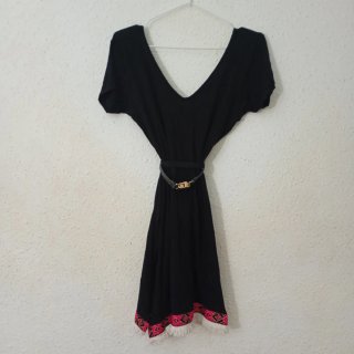 Vestido negro con detalle étnico
