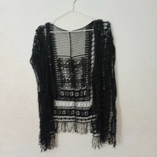 Vestido negro con detalle étnico