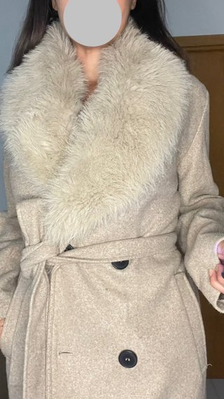 Abrigo Zara cuello pelo desmontable beige