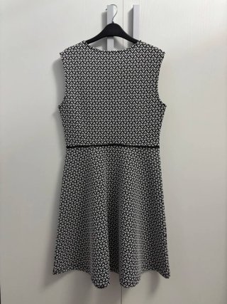 Vestido estampado blanco y negro