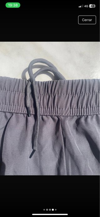 Pantalón corto Under Armour gris