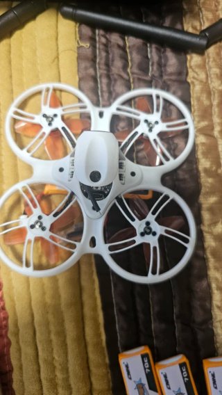 Dron Emax Tinyhawk 3 RTF Kit