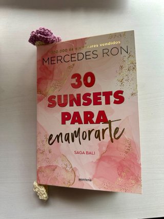 Marcapáginas crochet rosa lila hecha a mano