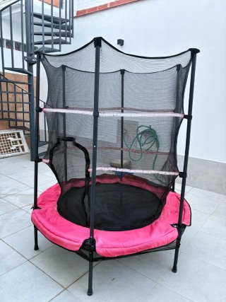 Trampolín infantil con red de seguridad