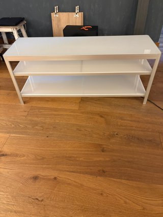 Mesa auxiliar Ikea cristal y metal