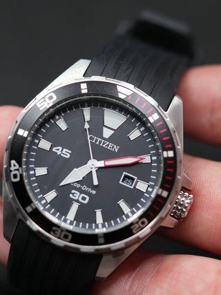 Reloj Citizen Eco-Drive Negro y Plateado