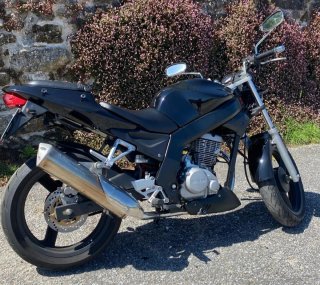 Moto Daelim Roadwind Negra