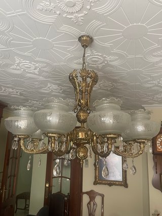 Lámpara de salón clásica dorada