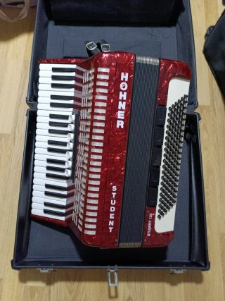 Acordeón Hohner Student 120 Bajos