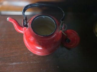 Tetera roja esmaltada