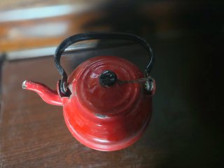 Tetera roja esmaltada