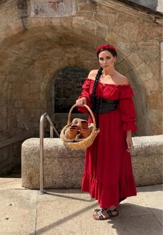 Lote traje medieval: vestido, peluca y diadema